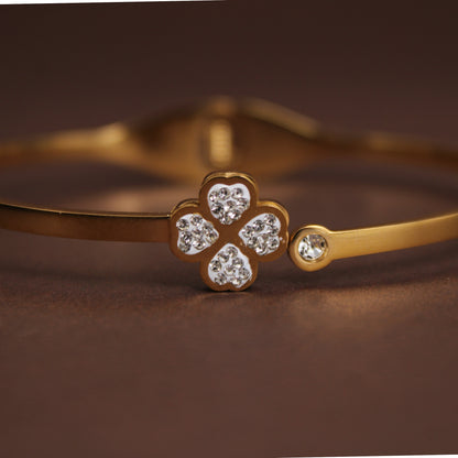 Gold Fleur Bracelet